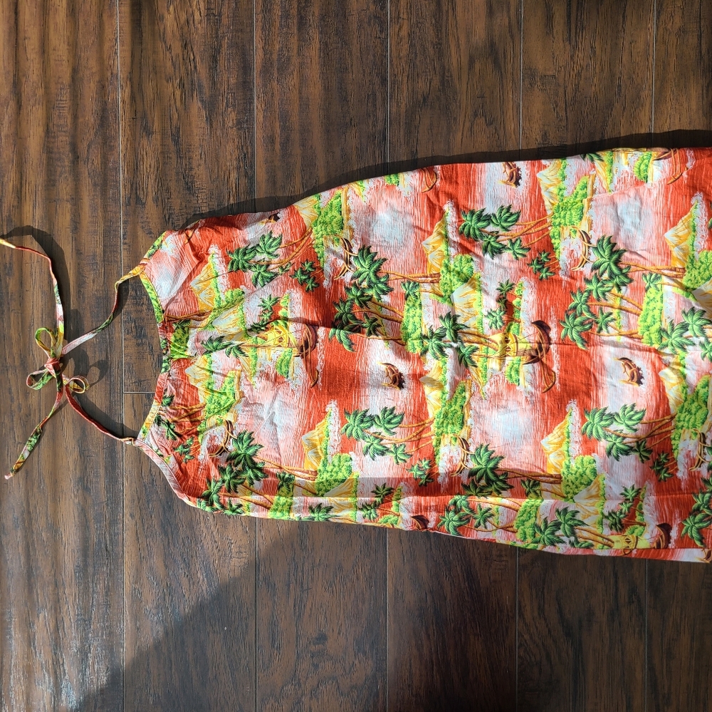Beach Dress. - Picture 2 of 3